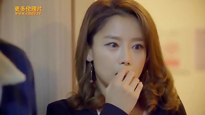 Tempting Asian lady shows off her cock sucking abilities