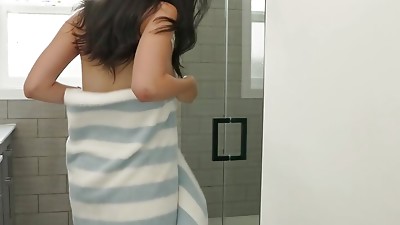 Slipping It In My Step Step-sister - S18:E7